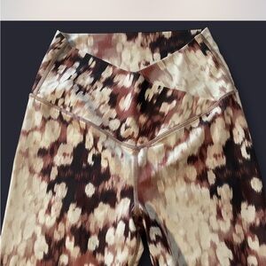 Aerie Women's Brown and Cream Patterned Leggings